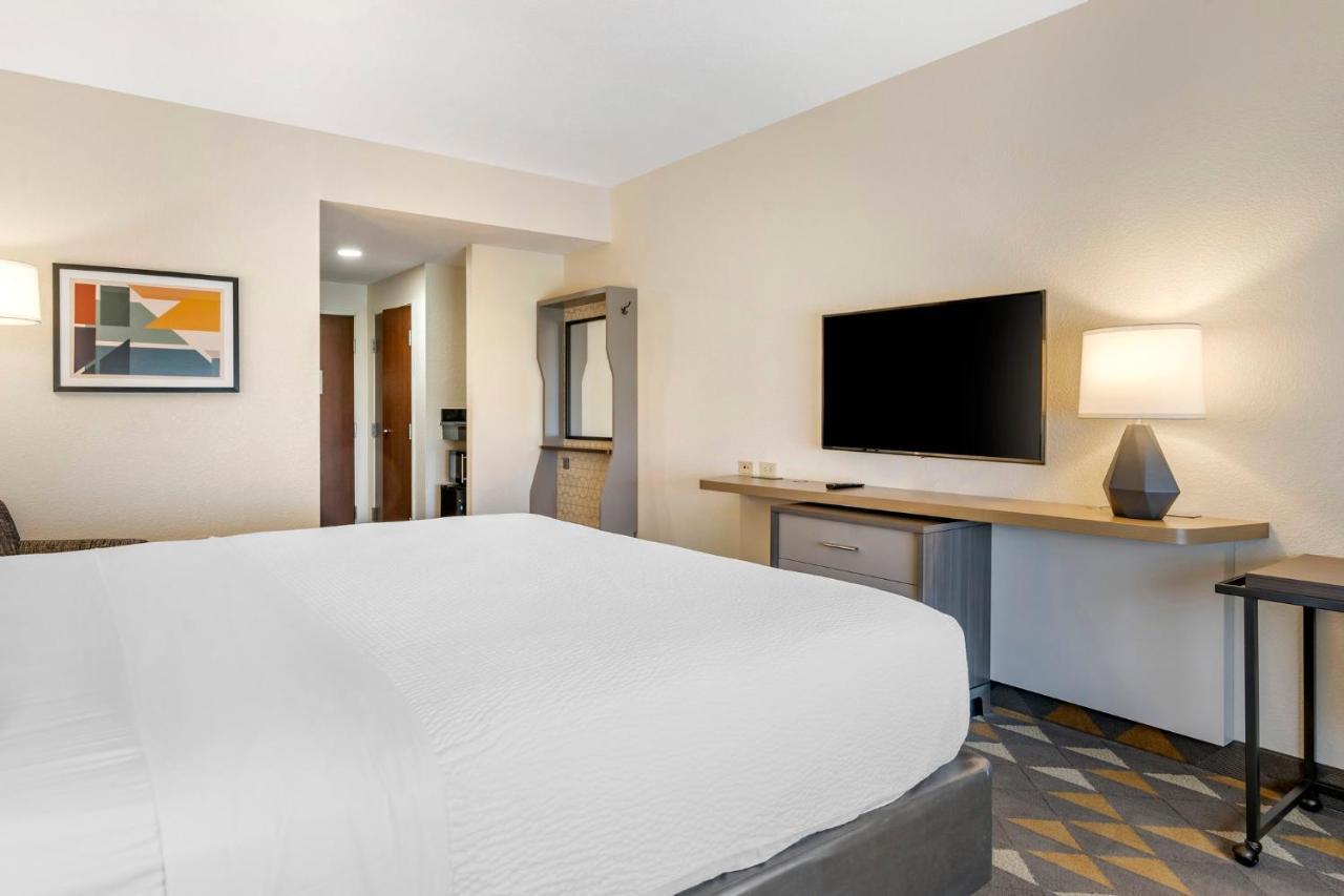 Holiday Inn Louisville Airport South By Ihg Exterior photo