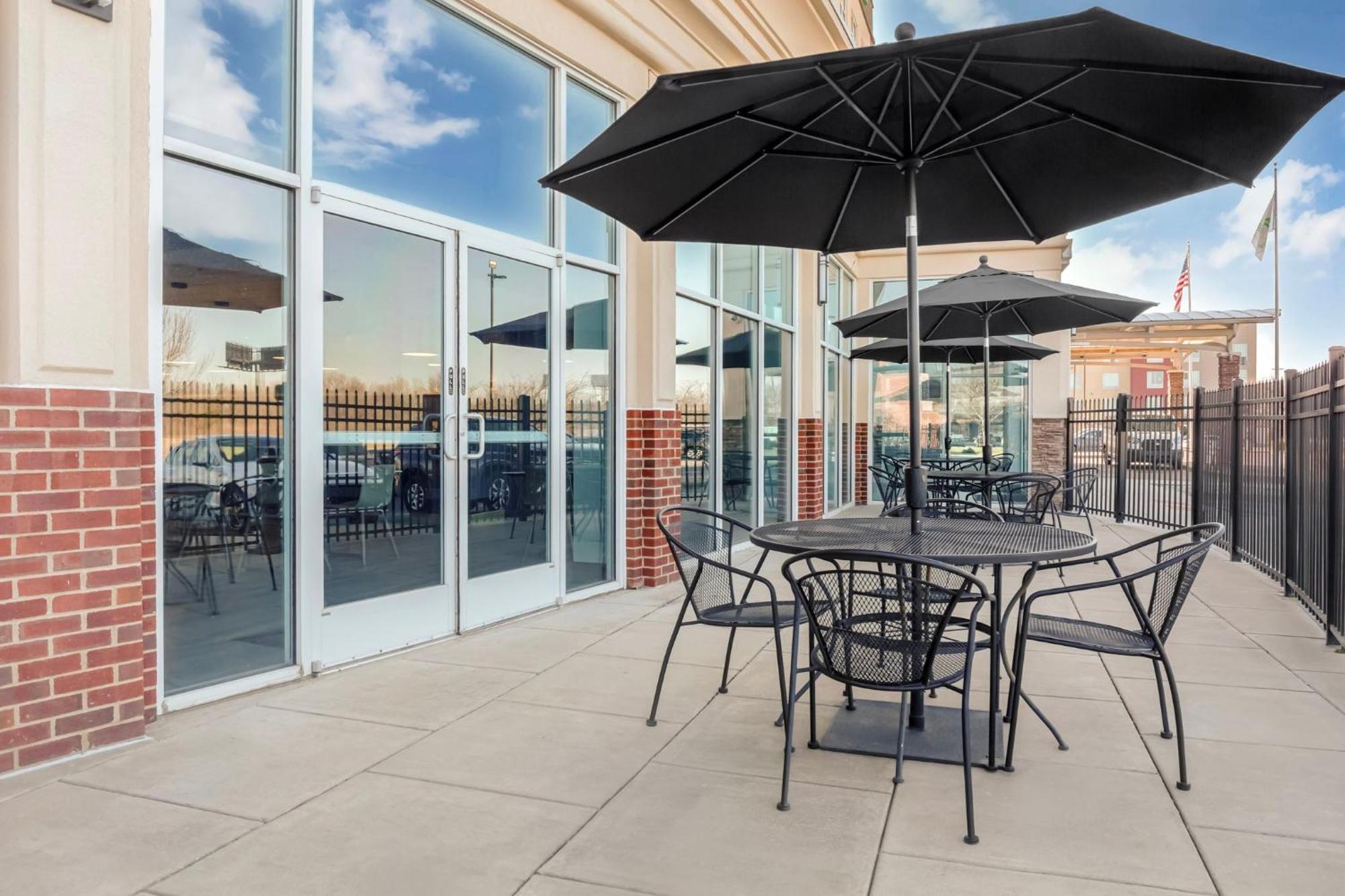 Holiday Inn Louisville Airport South By Ihg Exterior photo